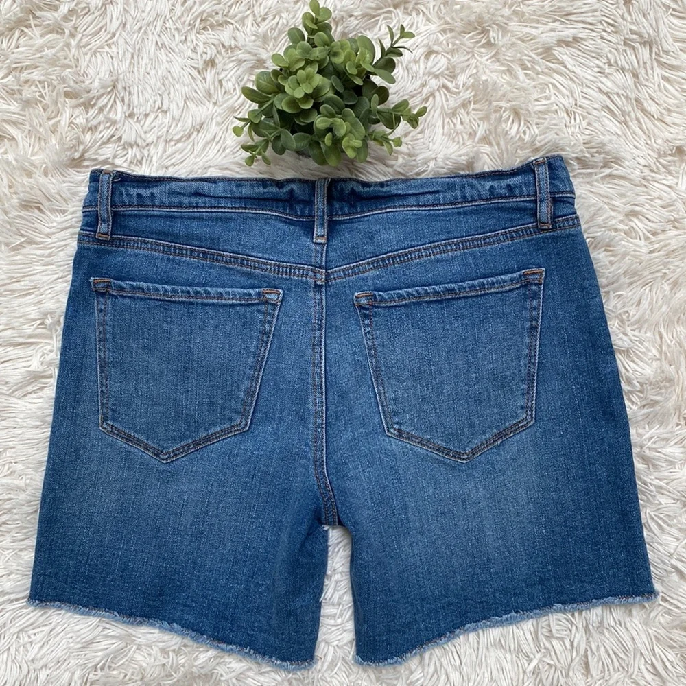 Loft Raw Hem Jean Shorts 💗 Medium Wash - Picture 5 of 11